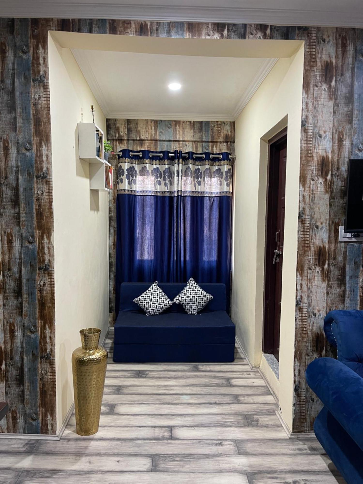 The Khayabaan - Luxurious Home Stay Away From Home Сринагар Экстерьер фото
